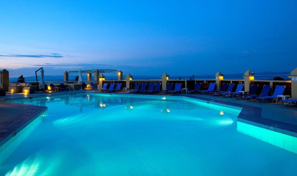 Daphne Holiday Club Chalkidiki ภายนอก รูปภาพ